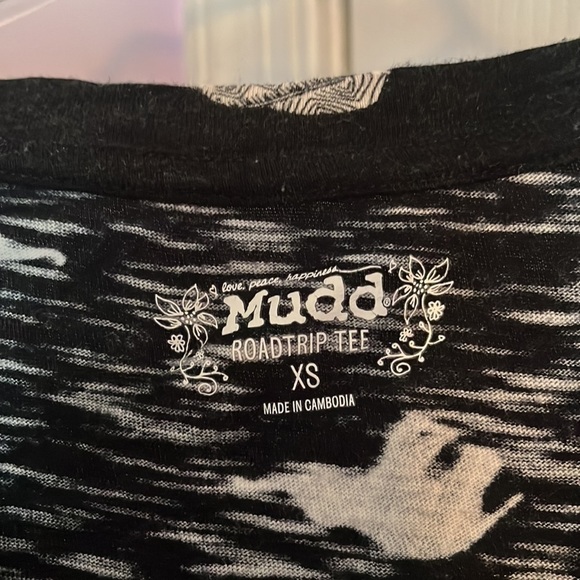 Juniors short sleeve shirt V- Neck Elephant top - Size XS - Picture 4 of 6